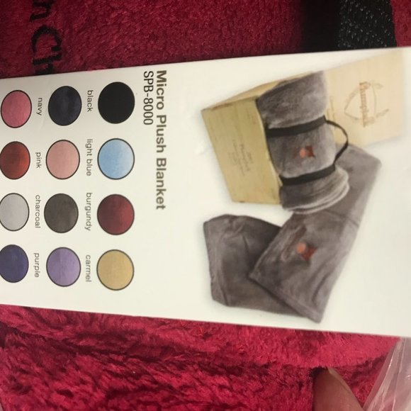 D23 Disney soft red plush fleece throw blanket - Picture 4 of 7